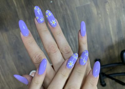 Manicure_purple with flowers